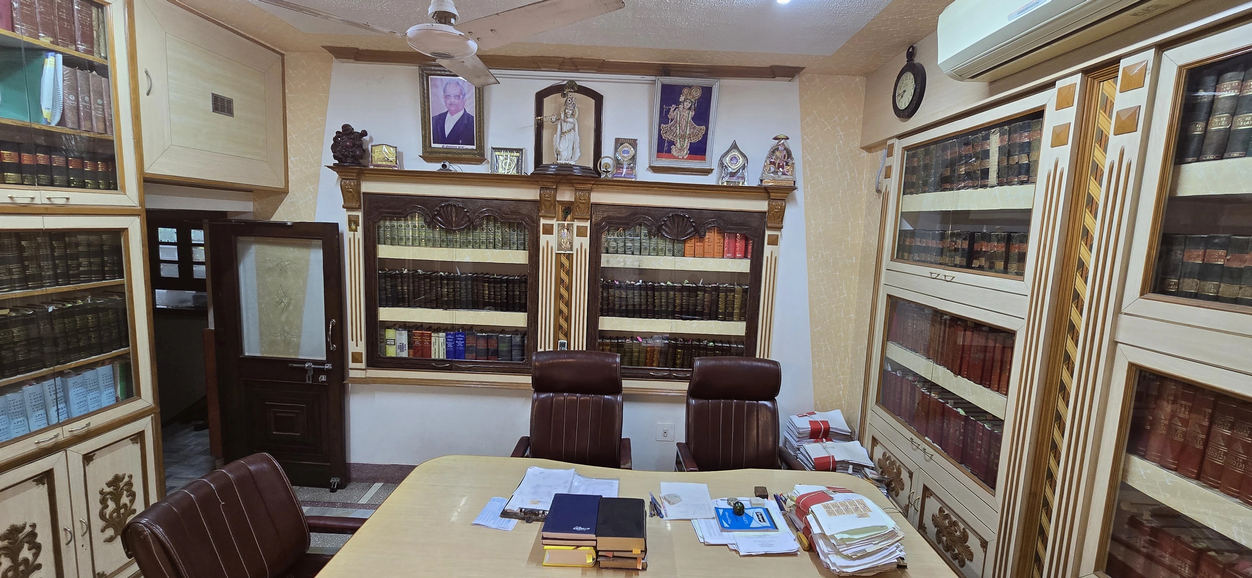 Chamber Interior 2